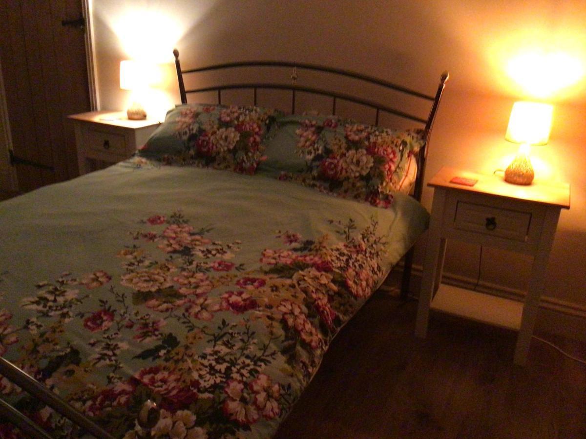 Mary'S Apartment Selby Bagian luar foto
