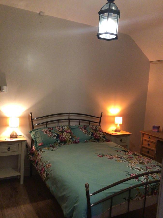 Mary'S Apartment Selby Bagian luar foto